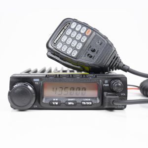 Dynascan M-6D-U PNI UHF radio station